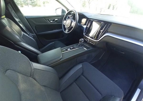 Volvo V60 cena 92900 przebieg: 60000, rok produkcji 2019 z Radom małe 781